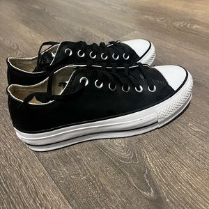 Black and White Leather Converse size US 7.5
